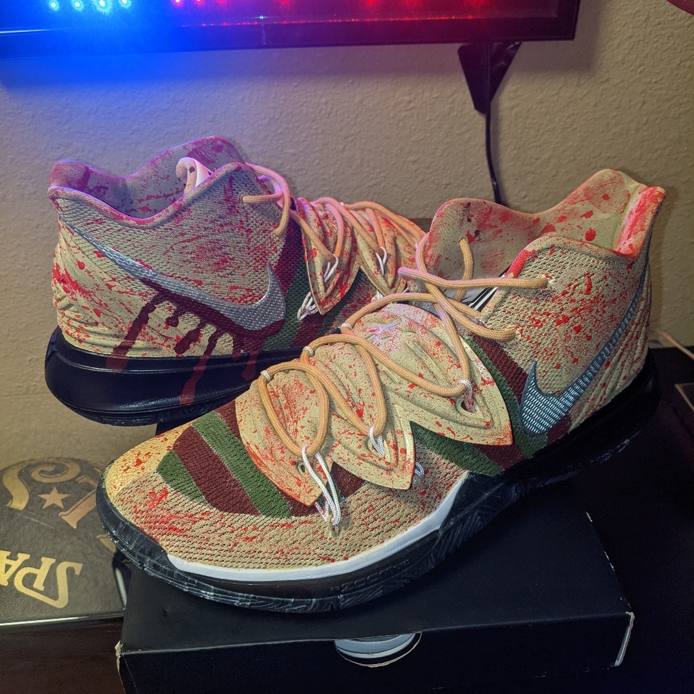 Kyrie 5 Freddy's Back DS - Picture 9 of 9